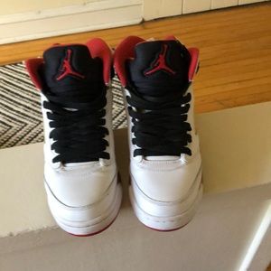 Jordan retro 5 fire red